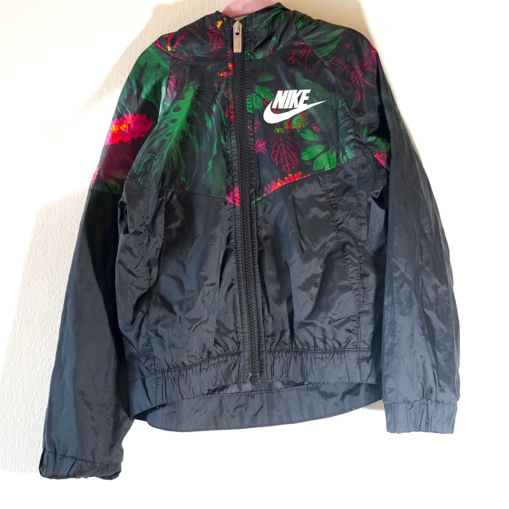 Nike Windbreaker/ Girls Sz 6/ gently used